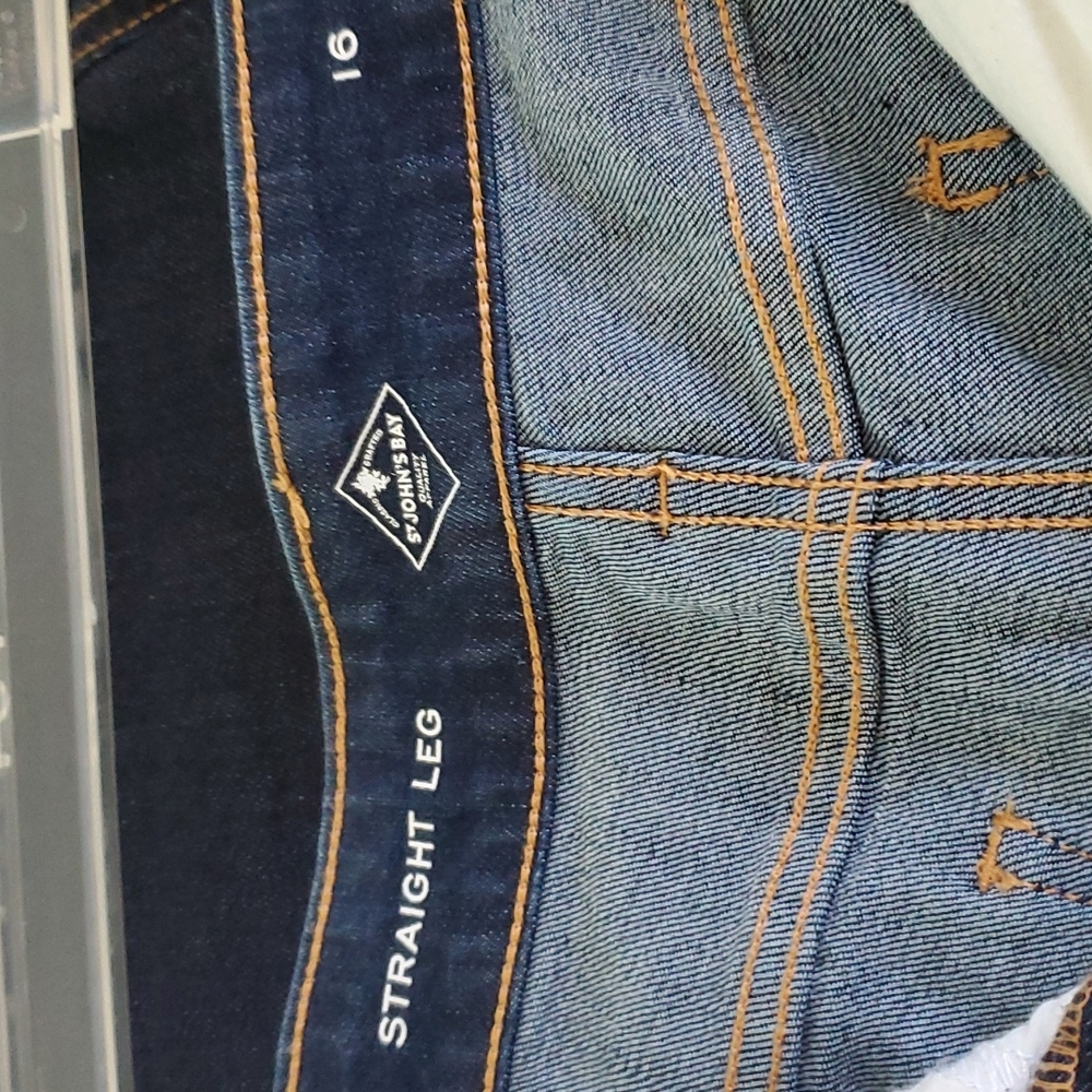 Jeans - Picture 2 of 3